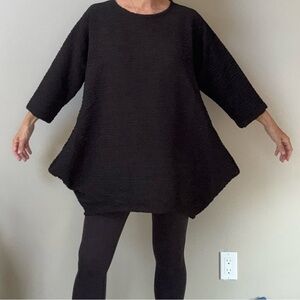DRESS TO KILL By Jane Mohr Black lagenlook Lantern Shape crinkle tunic top O/S